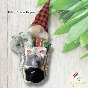 NEW - Fabric Gnome Helper holding 3 towels 🥰 14” tall x 6” diameter about